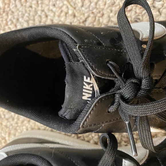 Men’s Nikes - Picture 3 of 7